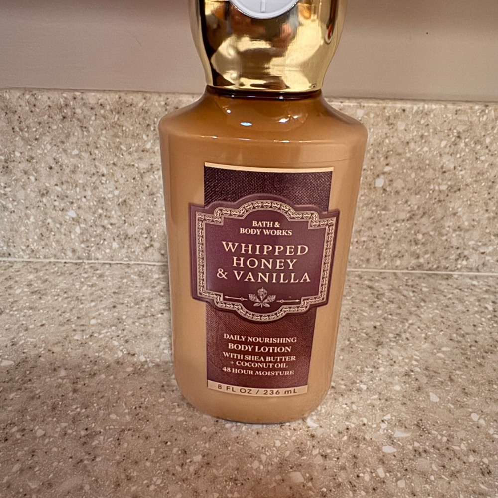 Bath & Body Works Whipped Honey & Vanilla Body Lotion. Rare Discontinued